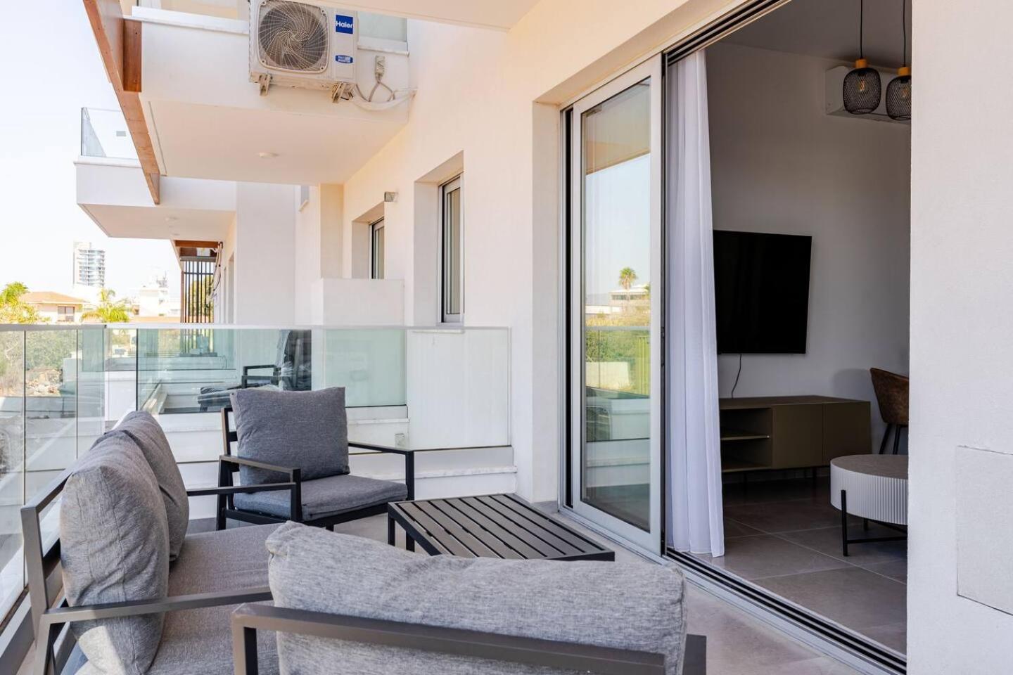 Yamas Urban Living Zakaki Pool Penthouses & Apartments Limassol Exterior foto